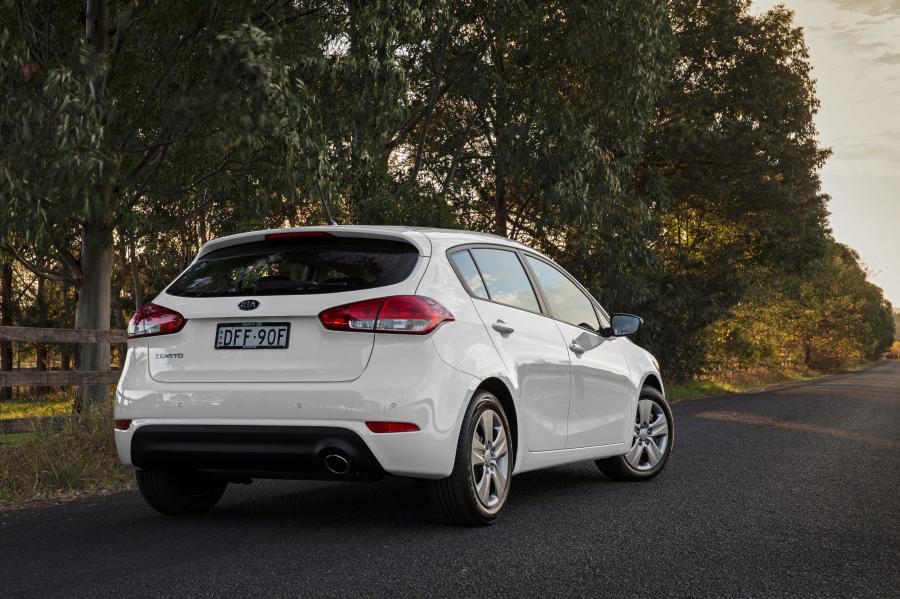  Kia Cerato Hatchback 2016 года  (AU) (фото 14 из 20)